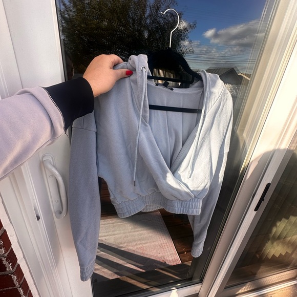 Sky Blue Fleece Cropped V-Neck Hoodie - Picture 2 of 5